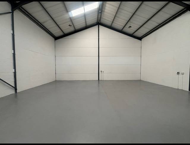 240M² WAREHOUSE TO LET IN FIRGROVE